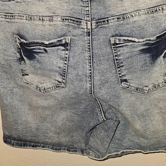 Copper Flash Womans Mid Rise Jean Shorts Size 16 - Picture 13 of 15